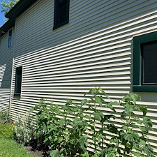 Professional-House-Washing-in-Richmond-Indiana-Soft-Washing-Service-Removes-Heavy-Algae-and-Organic-Growth 4